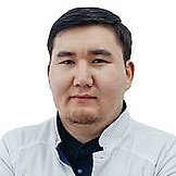 Врач Бакытбек  Доолотбек